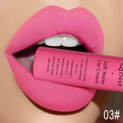 Labiales resistentes al agua disponibles en 18 tonos, de larga duración y a prueba de agua.